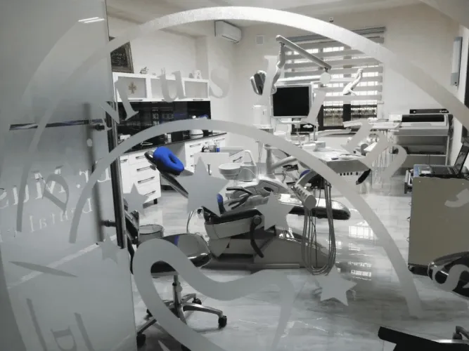 Фото слайдера: Dr. Muslim's Dental Clinic