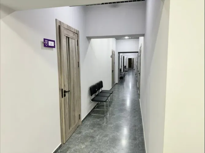 Slayder fotosurati: Clinic of EMU (filial Oqtepa)